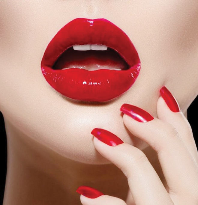 glossy-lips-make-your-looks-trendy